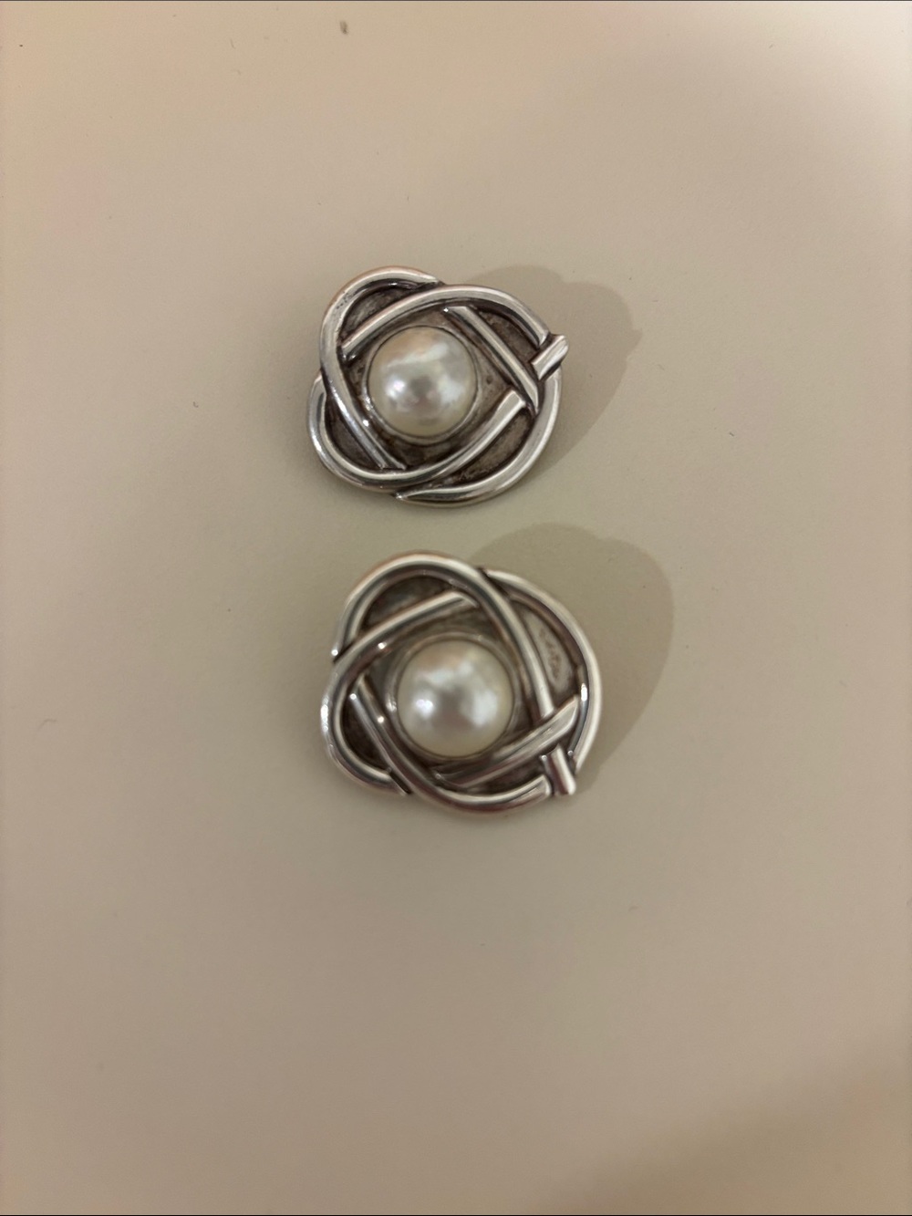 Vintage 80’s  Silver Knot Pearl Stud clip on Earrings - White Pearl